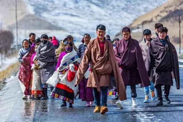 冬日甘南:雪域秘境的终极召唤 冬日甘南:雪域秘境的终极召唤