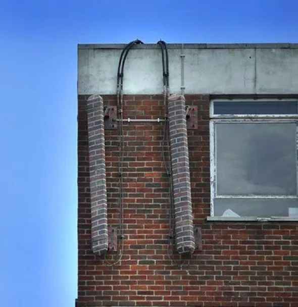 三管电力塔：通信铁塔的重要性与多样性解析